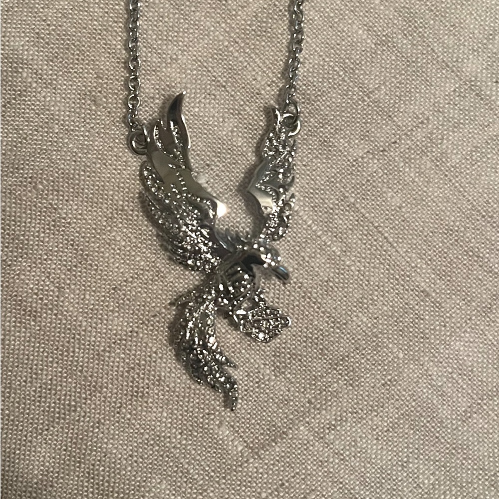Harley-Davidson Silver Eagle Necklace
18 in with 3 in extender
Brand new